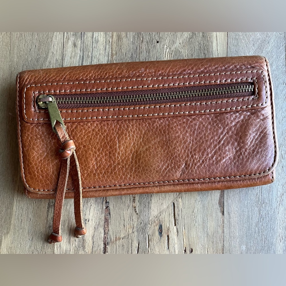 Banana Republic Brown Leather Zip Wallet